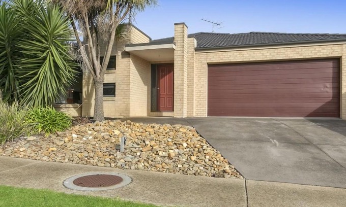 Torquay House | Ocean View Crescent 59