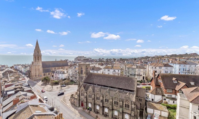 St Leonards-On-Sea Apartment | Ocean View F SEAVIEWS FREE PARKING|By My Getaways
