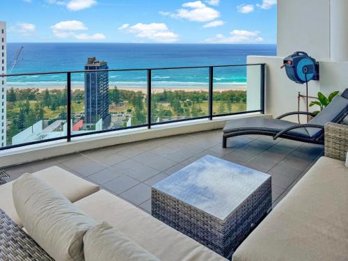 Broadbeach Apartment | Ocean View Luxury 2 Level Penthouse 3BR 30th Floor