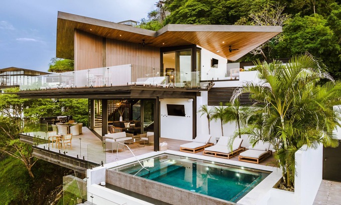 Tamarindo Villa | Ocean view luxury home with breakfast, golf cart, gym & private pool