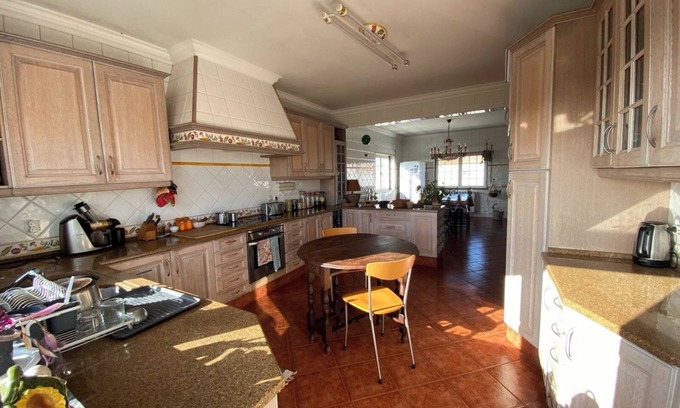 Sao Joao das Lampas House | Ocean view room in a shared house