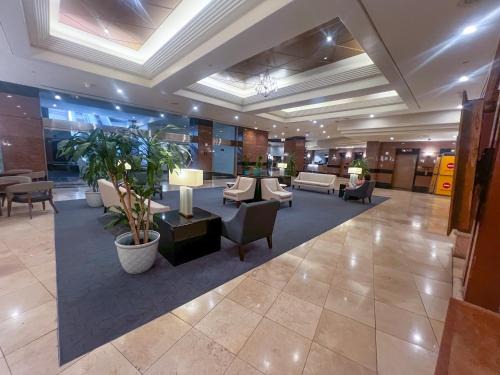 Downtown Honolulu Apartment | Ocean View Retro 1-Bedroom EC condo