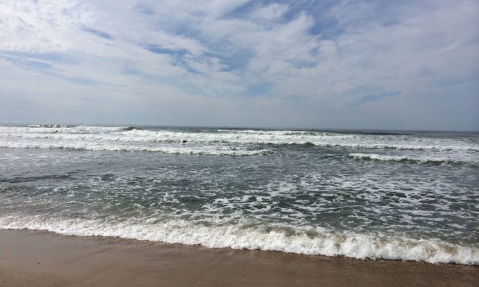 Montauk Cottage | Ocean View White Cottage Walk to Town, Beach Pass Included