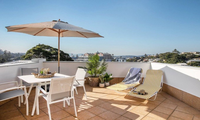 Terrigal House | Ocean views and an easy walk to Terrigal, beach, boutique shops and eateries
