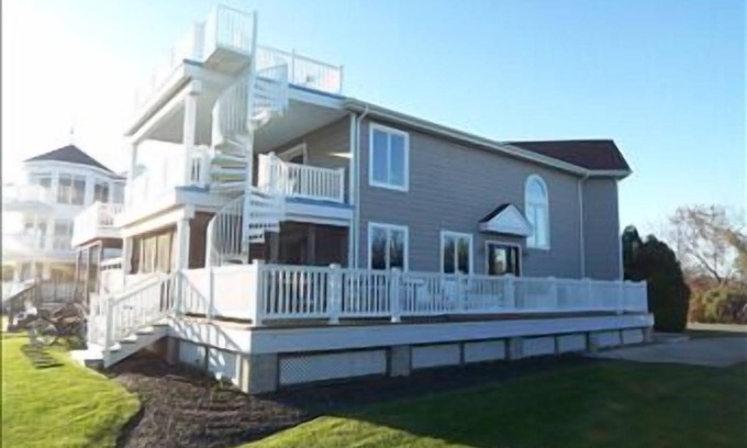 Admiral Estates House | Ocean Views. There is a special feel to this beautiful townhome.