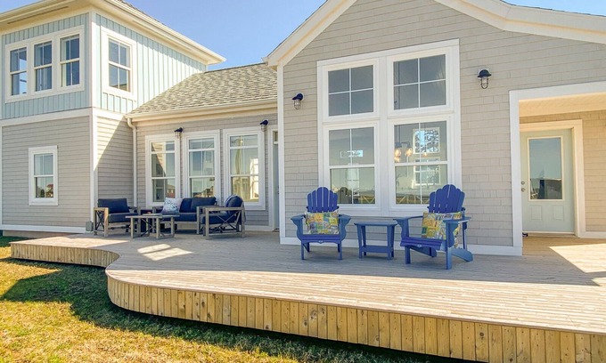 Anglo Rustico Cottage | Ocean Views, Walk to Gorgeous Beach, AC, Village of Rustico Nearby