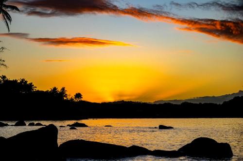 Savusavu House | Ocean White House