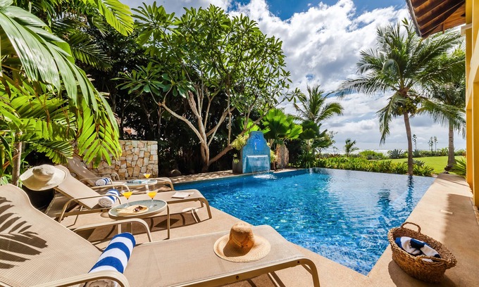 Playa Negra House | Oceanfront on Private Beach w/Awesome Pool! CASA LUNA DE MIEL