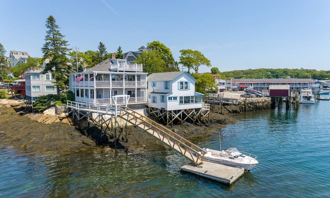 Boothbay Harbor Apartment | Oceanfront 2 bedroom unit on The Harbor