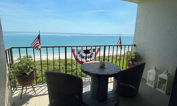 Fort Pierce Shores House | Oceanfront 2 bedroom Condo on Hutchinson Island