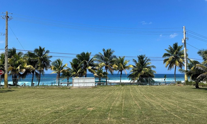 Islote House | OCEANFRONT 3-bedroom private with WiFi and AC in Cueva del Indio Arecibo