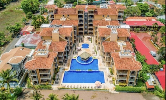 Barrio Los Villalobos Condo | Oceanfront 3BDR condo on the beach