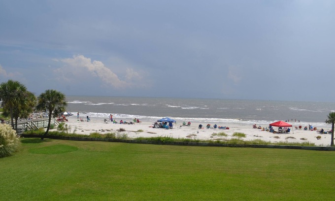 Saint Simons Island Condo | Oceanfront 3BR Townhouse Near K&P, Restaurants & Village, Wifi