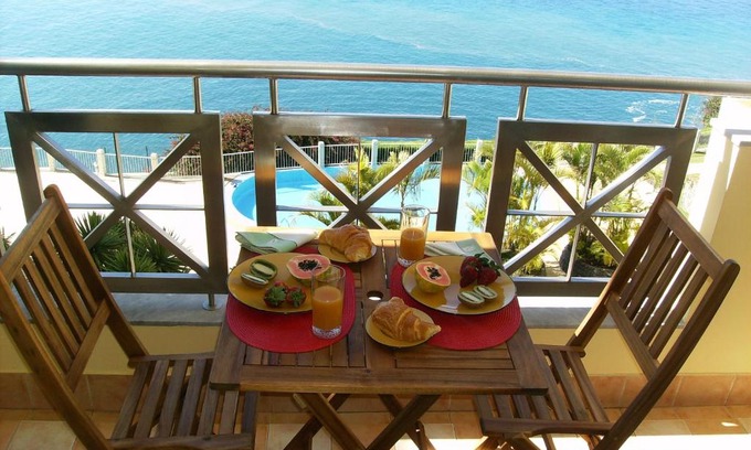 Sao Martinho Apartment | Oceanfront Apartment