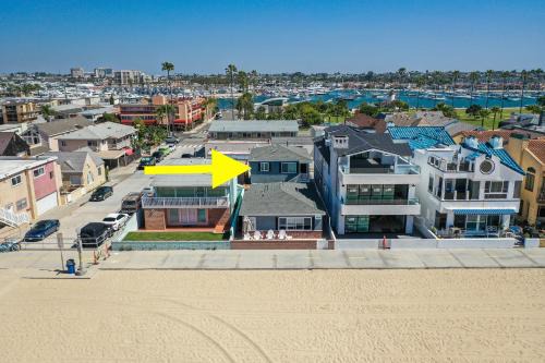 Balboa Peninsula House | Oceanfront Back Home with View of the Sea