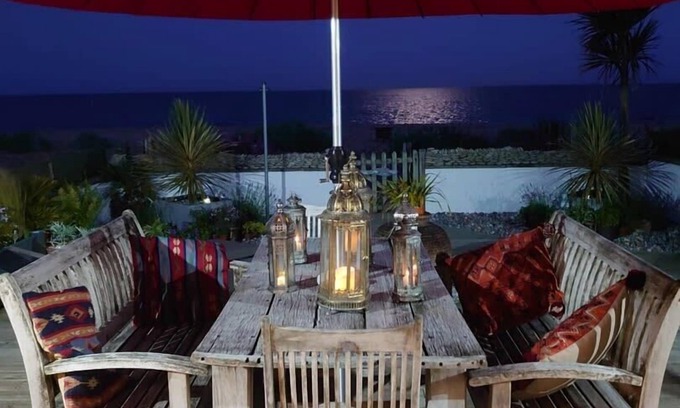 Pevensey House | Oceanfront Bliss with Spacious Family Retreat with Views.
