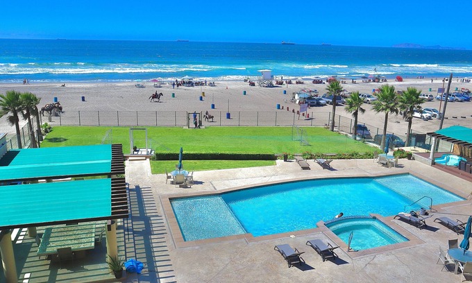 Centro Carretera Condo | Oceanfront luxury condo right in the heart of Rosarito