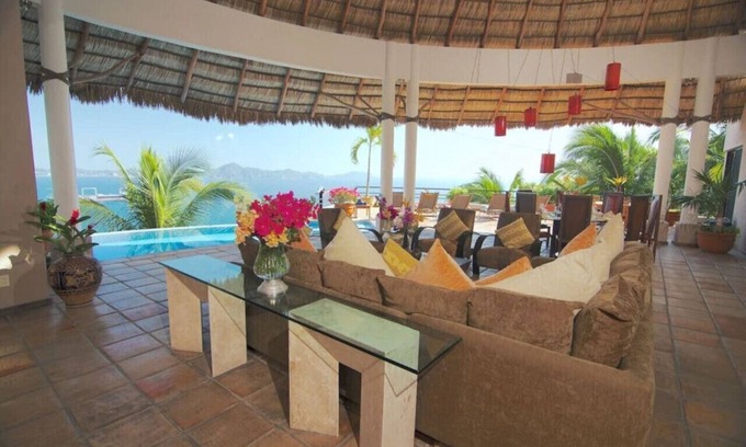 La Punta Villa | Oceanfront Luxury Villa in Gated Community
