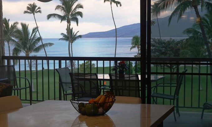 Kihei Condo | Oceanfront, Million-Dollar-View, Newly renovated! B421