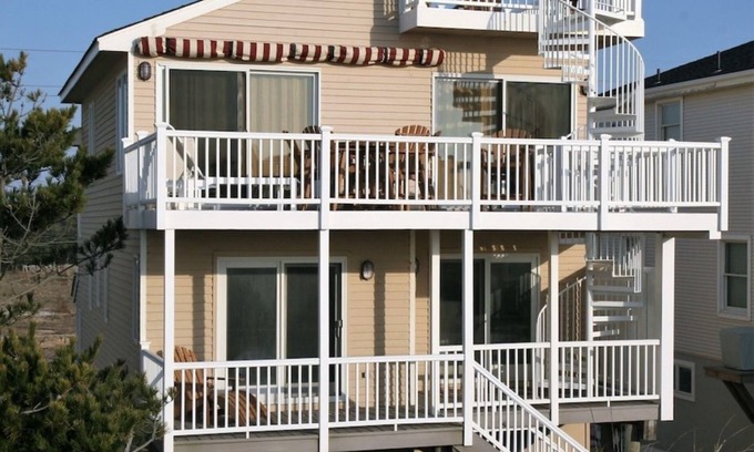 Holgate House | OceanFront,n nPrivate Beach Entrance.