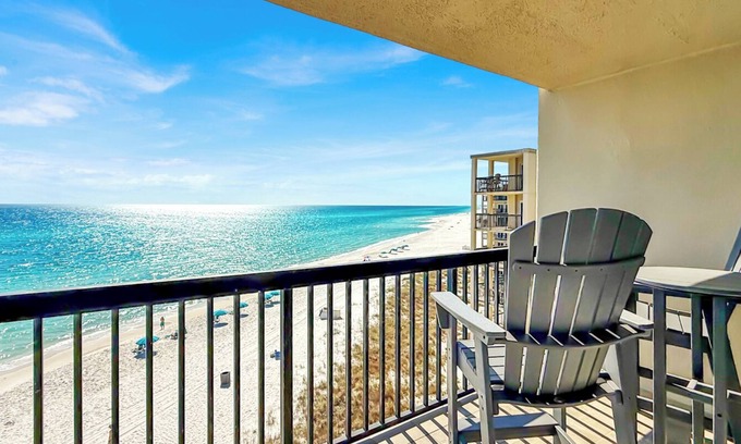 Sunnyside Condo | Oceanfront Oasis at Pinnacle Port
