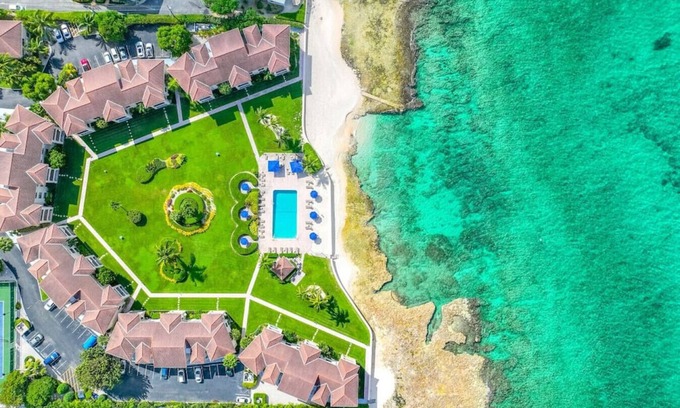 Seven Mile Beach Apartment | Oceanfront, Pool & Patio | Family/Couples Paradise