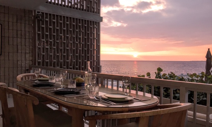 Kailua-Kona Condo | Oceanfront, Renovated & Accessible Downtown Kona - Beautiful Ocean Views! 1st Fl