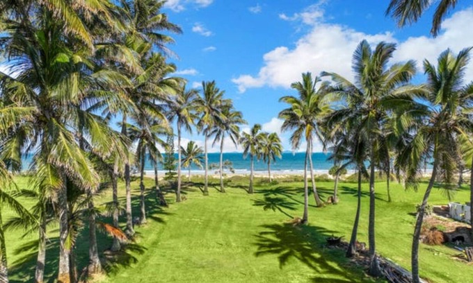 Yeppoon House | Oceans 11 - Executive Beachfront Property Yeppoon