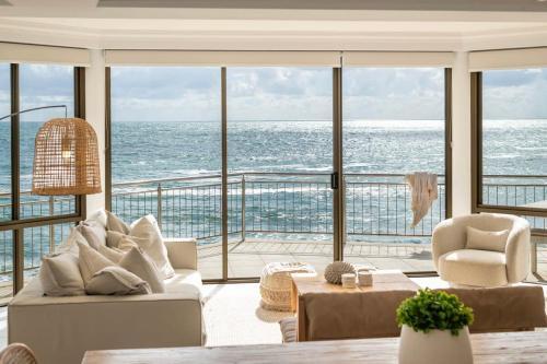 Yamba House | Oceans 8 - Oceanstays