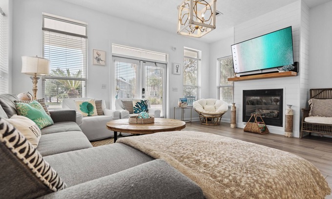 White's Gulfview House | Oceans Outlook on 30A - Gulf Views & Rooftop Hot-tub!