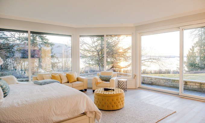 Cobble Hill Villa | Oceanside Villa l Beach Access l HotTub I Sleep 16