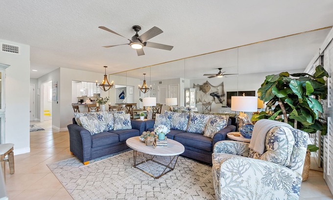 Crescent Beach Condo | Oceanview 2 Bedroom Townhouse Summerhouse Unit 450