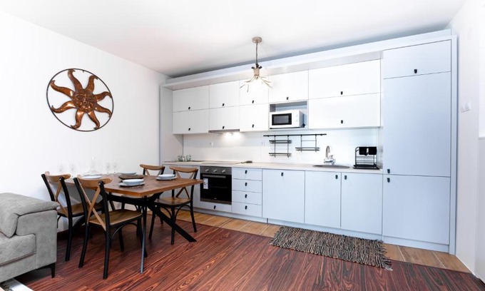 Petrovac Apartment | OCHIBLANKO