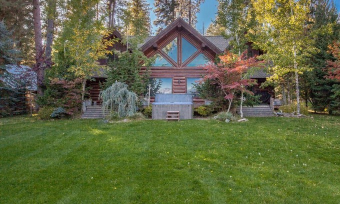 Sandpoint House | Oden Bay Log Home