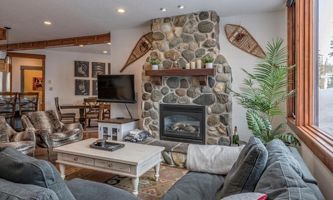Silver Star Mountain House | Odin's Powder Den