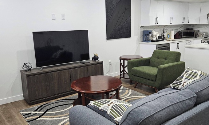 Southwest Edmonton Apartment | Odogwu Suite