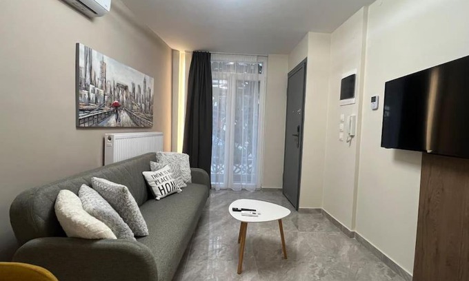 Vardaris Apartment | Odyssey Apt 1
