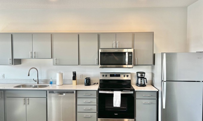 West Des Moines Apartment | ✧Odyssey at Keystone | Exquisite 1BD Apartment✧