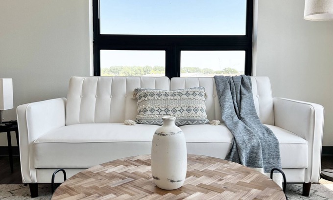 West Des Moines Apartment | ✧Odyssey at Keystone | Elegant 1BD Apartment✧