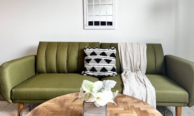 West Des Moines Apartment | ✧Odyssey at Keystone | Enchanting 1BD Apartment✧