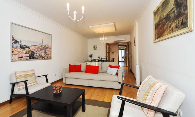 Oeiras Apartment | Oeiras by the Beach - CheckInHome