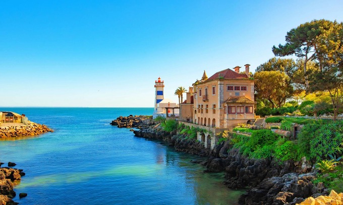 Oeiras Apartment | Oeiras Elegant Retreat with Pool