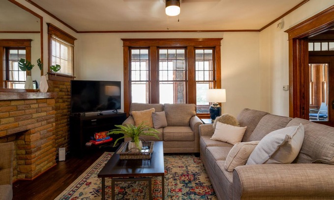 Morgantown House | ❤ of Morgantown★Parking★Smart TV★2min→WVU★