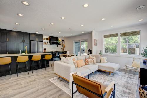 Southeast Boise House | Off-Broadway - Modern woutdoor haven