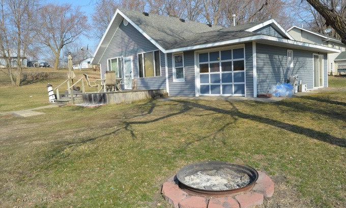 Spirit Lake Villa | Off East Lake Okoboji-The Walleye Cabin
