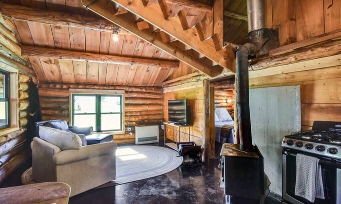West Gardiner Cabin | Off Grid Maine Cabin