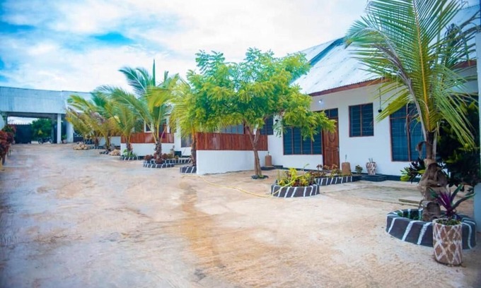 Katlehong Apartment | Offering a garden and garden view, one-bedroom apartments. n