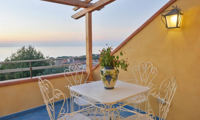 Santa Maria di Castellabate Villa | Ogliarola Studio with terrace and sea view