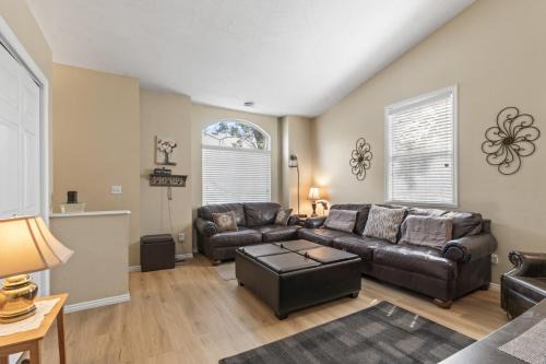 Ogden House | Ogden Duplex Gem Mins to Downtown and Ski Resorts