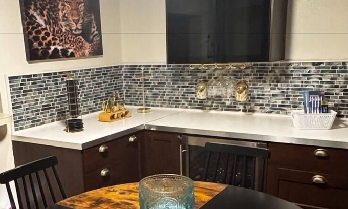 Temple Terrace House | Ogun Suite - The Power of Perserverance and Innovation